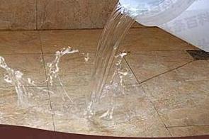 福绵漏水维修 免砸砖防水材料该如何施工